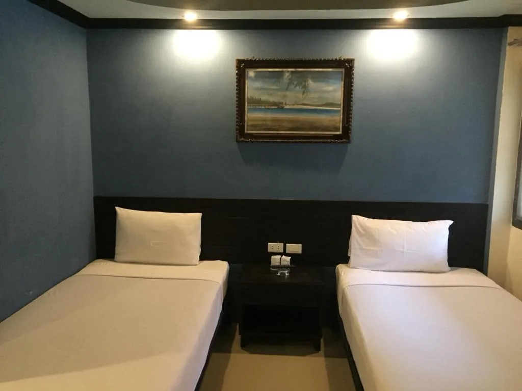 Standard Twin Room with Fan — Railay Viewpoint Resort